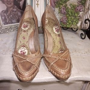 ❤ EUC Seychelles Illicit Burnished Leather Pump